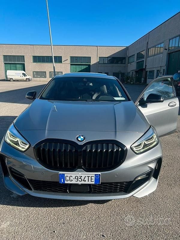 Usata BMW 118 M Sport 150 CV (110 kW) 2022 Grigio Utilitaria