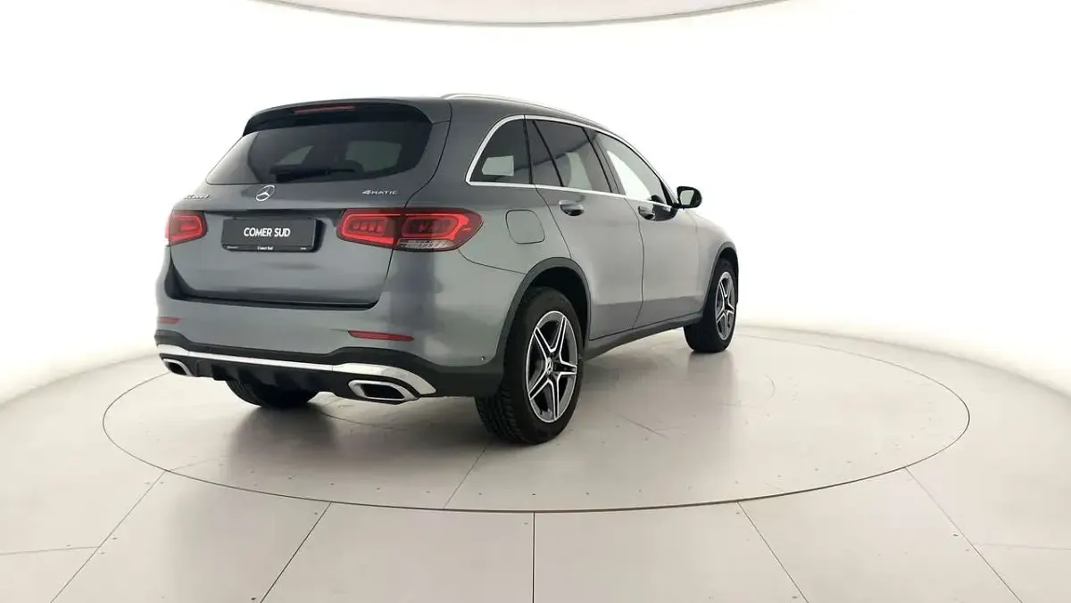 Usata Mercedes GLC200 Premium 163 CV (119 kW) 2022 Grigio metallizzato SUV