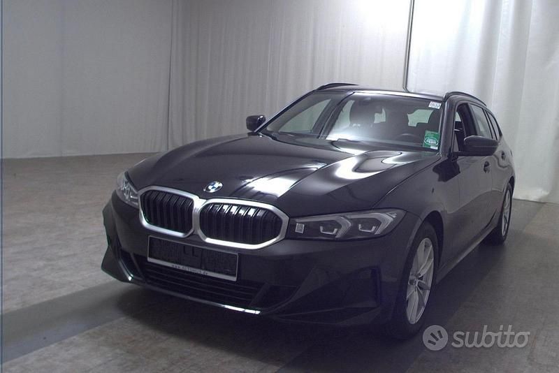 Nero Usata 2022 BMW 320e Station wagon | 28.499 € (Buon prezzo) - Immagine 1/4