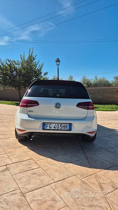 Usata VW Golf VII GTI 220 CV (161 kW) 2014 Bianco Berlina