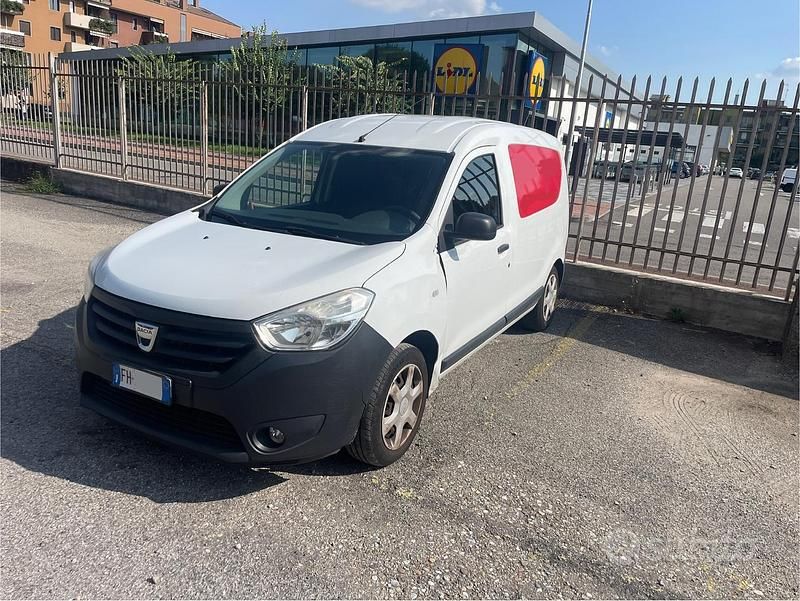 Gebraucht Dacia Dokker 75 PS (55 kW) 2017 Weiß Van / Kleinbus