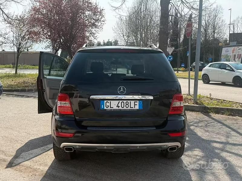 Usata Mercedes ML350 Premium 211 CV (155 kW) 2009 Nero SUV