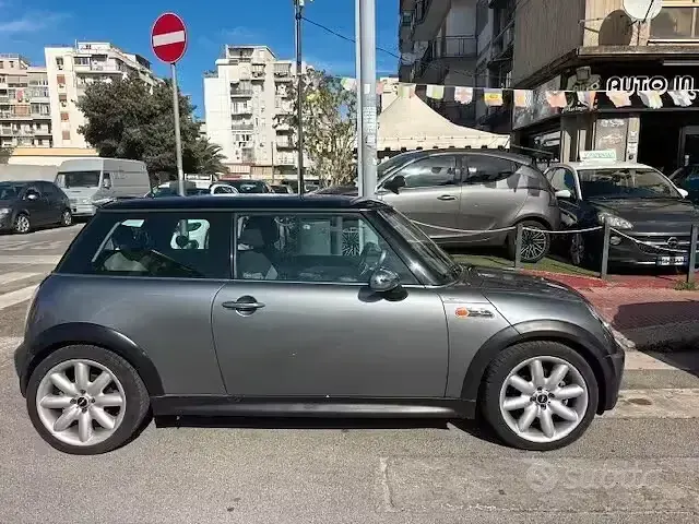 Begagnad Mini John Cooper Works 200 HK (147 kW) 2004 Halvkombi