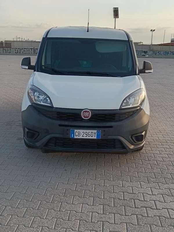 Usata Fiat Doblò 95 CV (69 kW) 2020 Bianco Monovolume