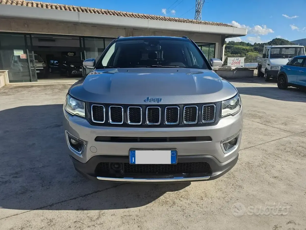Usata Jeep Compass Limited 140 CV (102 kW) 2018 Grigio SUV