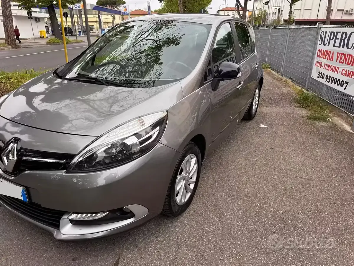Usata Renault Scénic XMOD 110 CV (80 kW) 2015 Marrone Monovolume