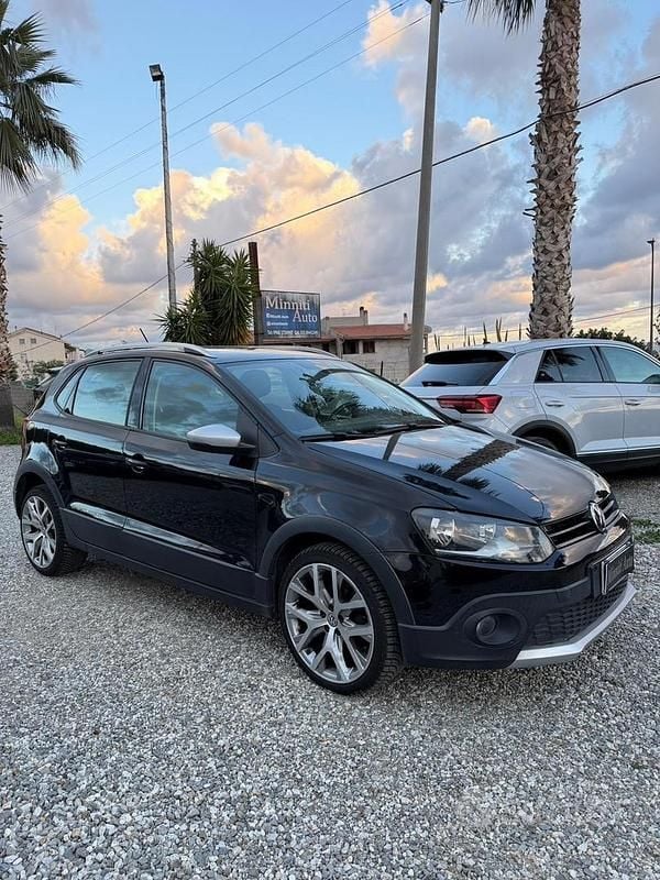 Usata VW Polo Cross 90 CV (66 kW) 2016 Nero Utilitaria