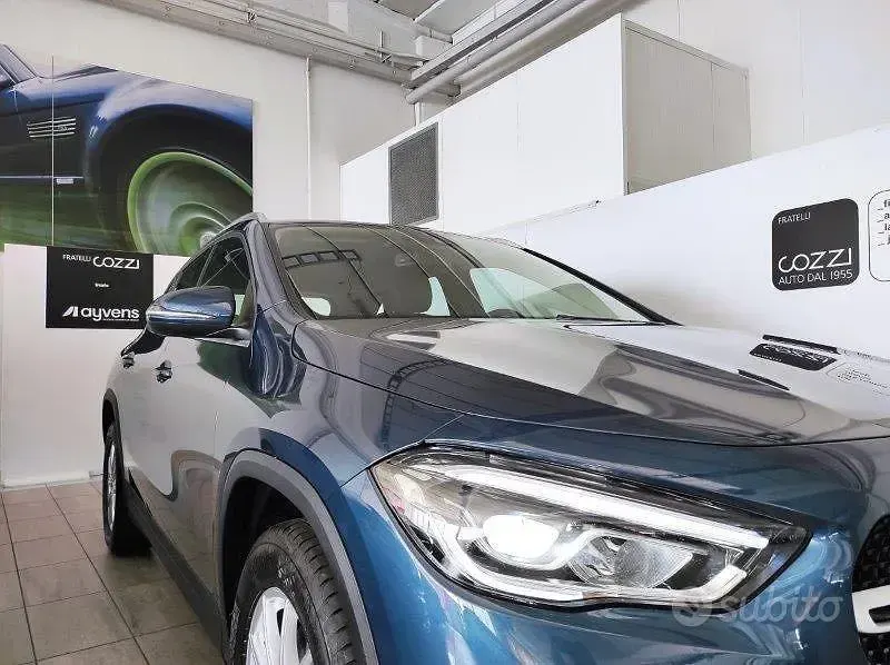 Usata Mercedes GLA200 Business 150 CV (110 kW) 2023 Blu SUV