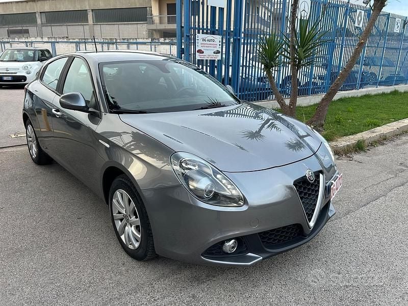 Usata Alfa Romeo Giulietta 120 CV (88 kW) 2017 Grigio Utilitaria
