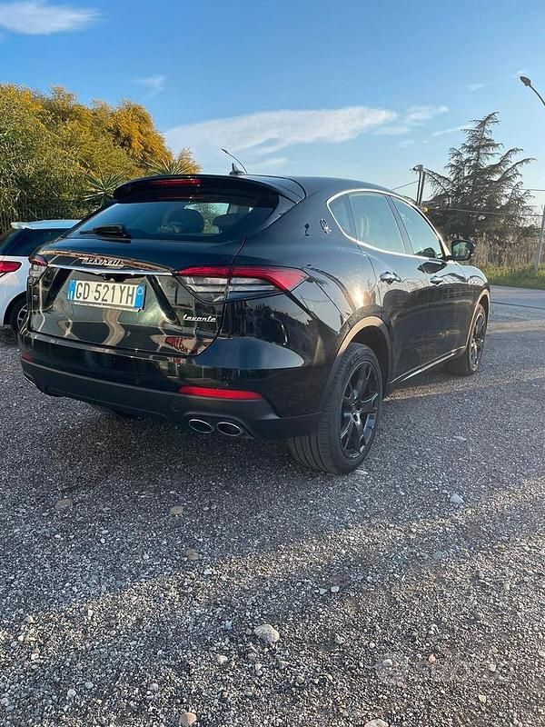 Usata Maserati Levante GranLusso 349 CV (256 kW) 2020 Nero SUV