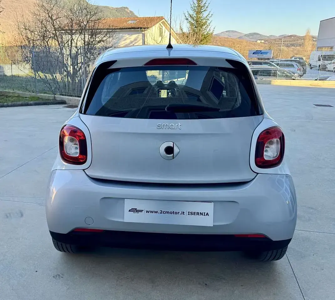 Usata Smart ForFour Electric Drive Passion 41 kW (56 CV) 2021 Grigio Utilitaria
