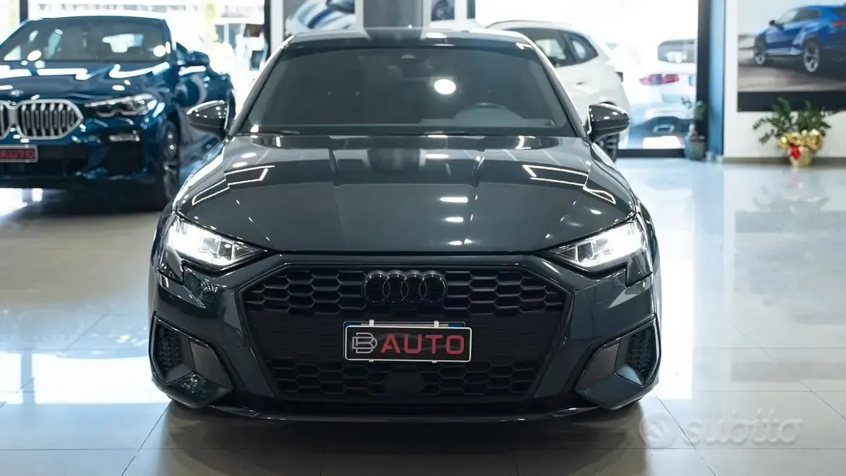 Usata Audi A3 Black Edition 116 CV (85 kW) 2022 Grigio Berlina