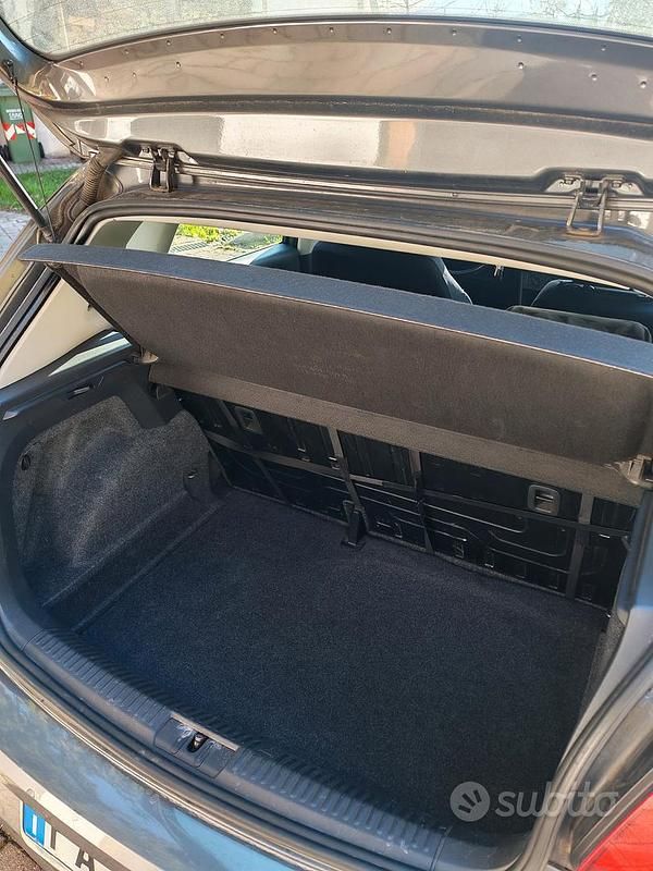 Usata VW Polo Trendline 75 CV (55 kW) 2015 Grigio Utilitaria