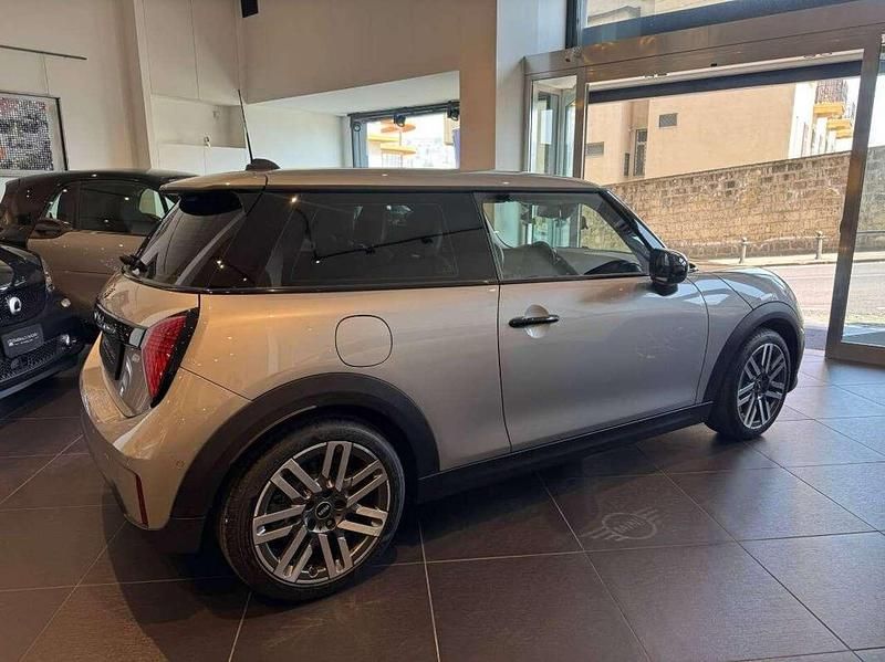 Usata Mini Cooper Classic 156 CV (114 kW) 2024 Argento Utilitaria
