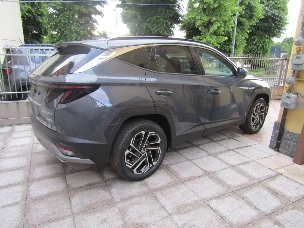 Nuova Hyundai Tucson 179 CV (131 kW) 2026 Grigio SUV