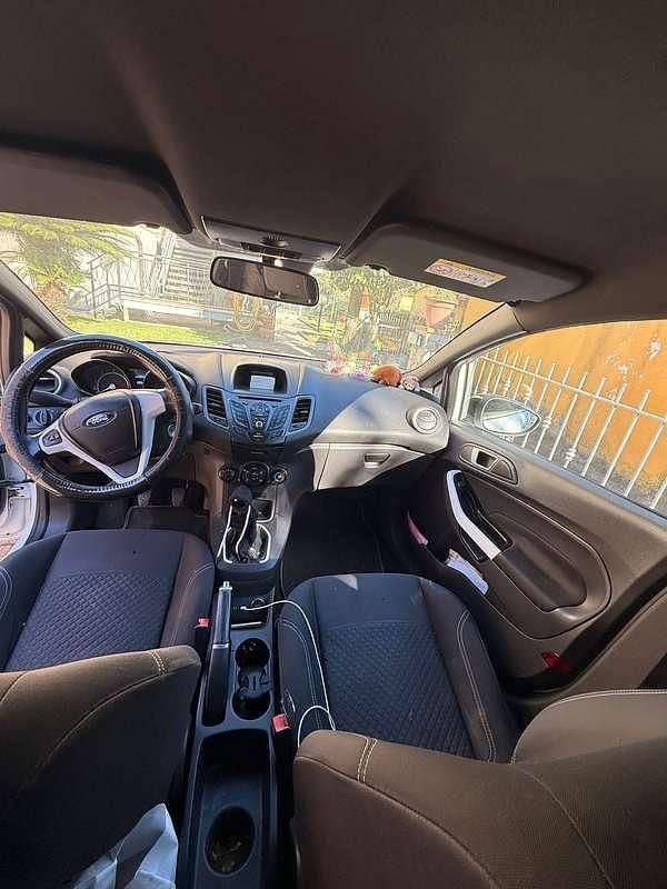 Usado Ford Fiesta 75 CV (55 kW) 2015 Utilitario