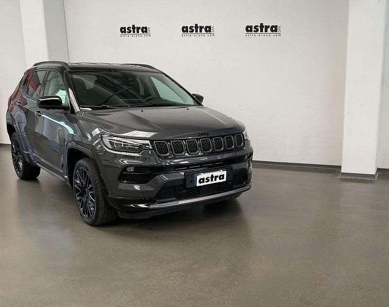 Grigio Usata 2023 Jeep Compass SUV | 26.900 € (Cara) - Immagine 1/4