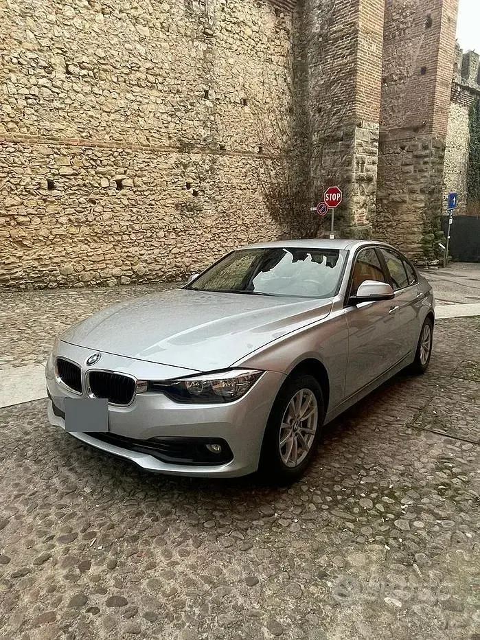 Usata BMW 116 Comfort Edition 116 CV (85 kW) 2016 Grigio Utilitaria
