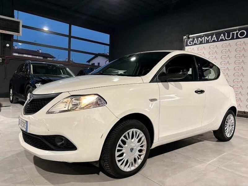 Usata Lancia Ypsilon 69 CV (50 kW) 2020 Bianco Utilitaria