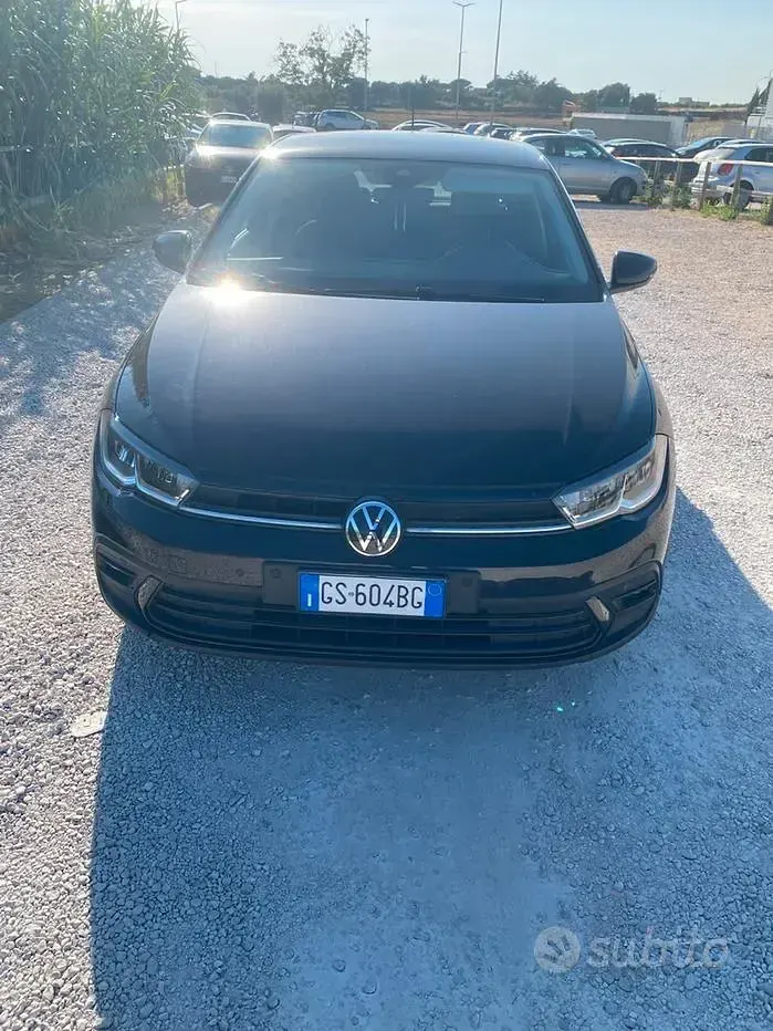 Usata VW Polo Life 95 CV (69 kW) 2023 Nero Utilitaria