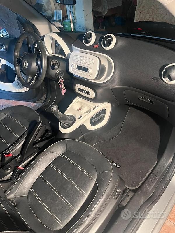 Usata Smart ForFour Prime 71 CV (52 kW) 2015 Grigio Utilitaria
