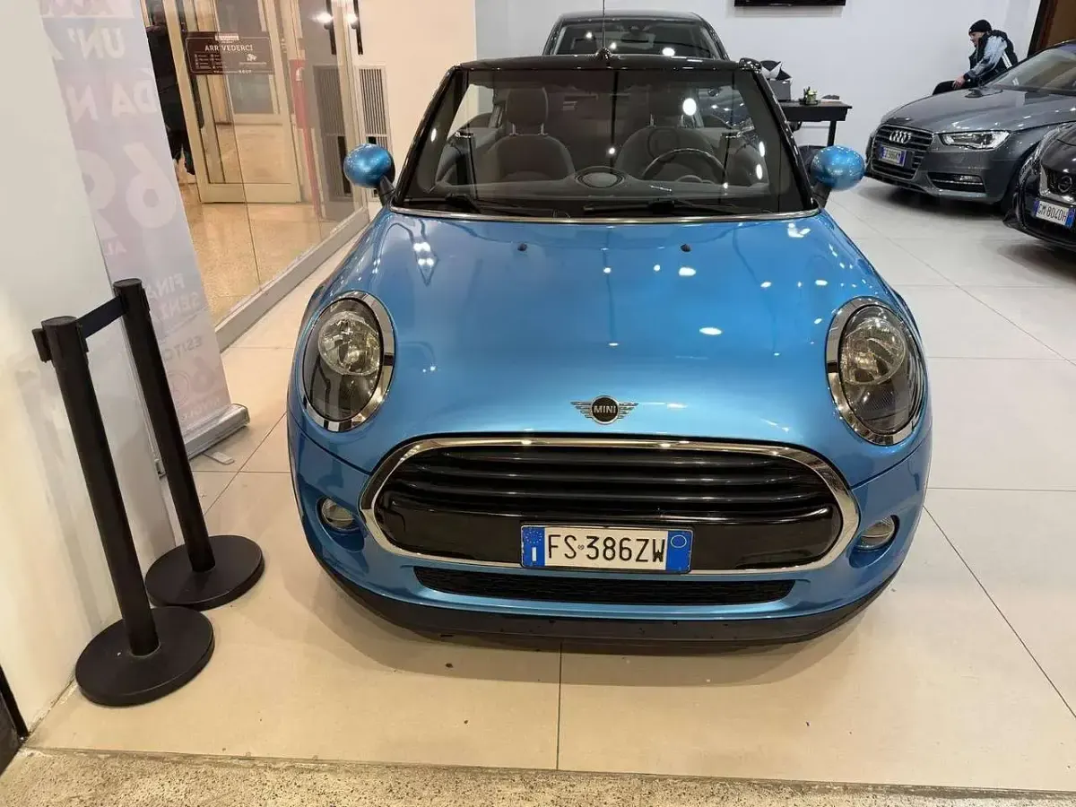 Usata Mini Cooper D Cabriolet 111 CV (81 kW) 2018 Blu/azzurro Cabrio