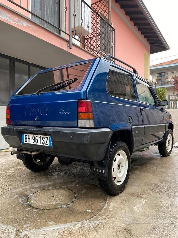 Usata Fiat Panda 4x4 Trekking 54 CV (39 kW) 2000 Blu Utilitaria