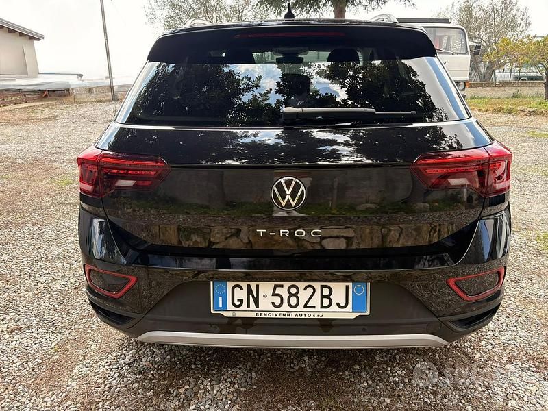 Usata VW T-Roc Life 116 CV (85 kW) 2023 Nero SUV