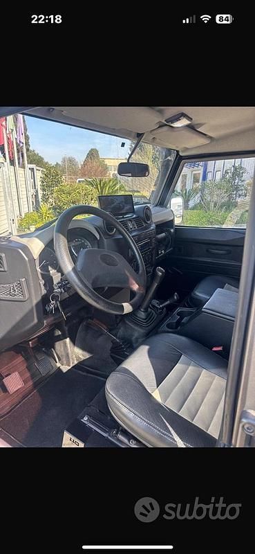 Käytetty Land Rover Defender 122 HP (89 kW) 2011 Harmaa Katumaasturi