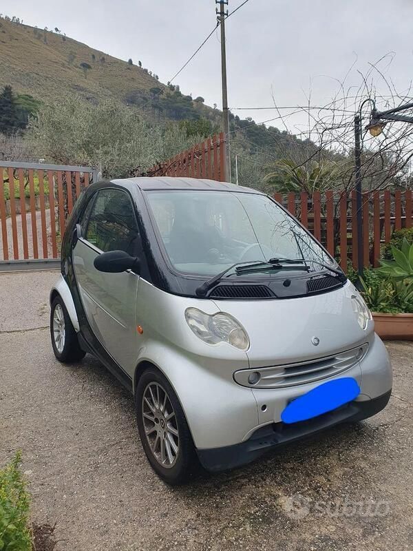 Usata 2004 Smart ForTwo Coupé Due volumi | 3500 € (Molto cara) - Immagine 1/2