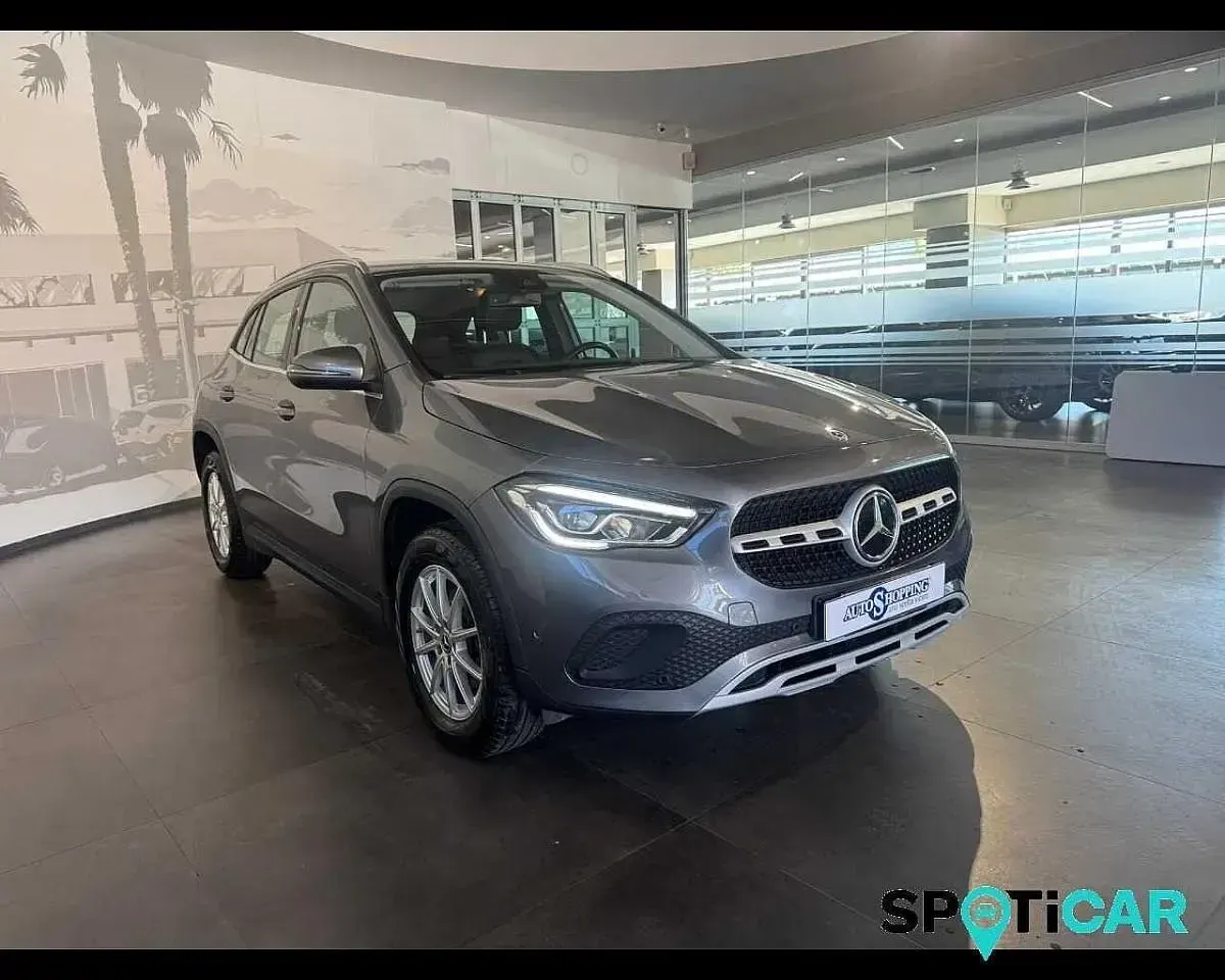 Usata Mercedes GLA200 Business 150 CV (110 kW) 2023 Grigio SUV