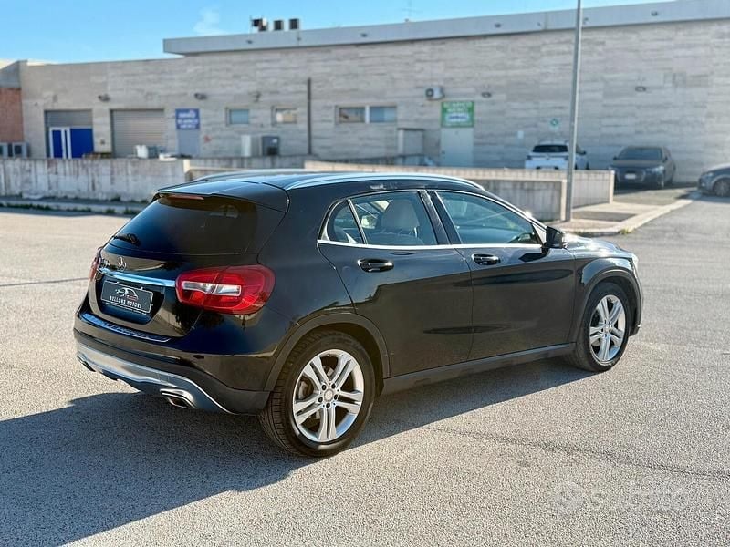 Usata Mercedes GLA180 109 CV (80 kW) 2015 Nero SUV