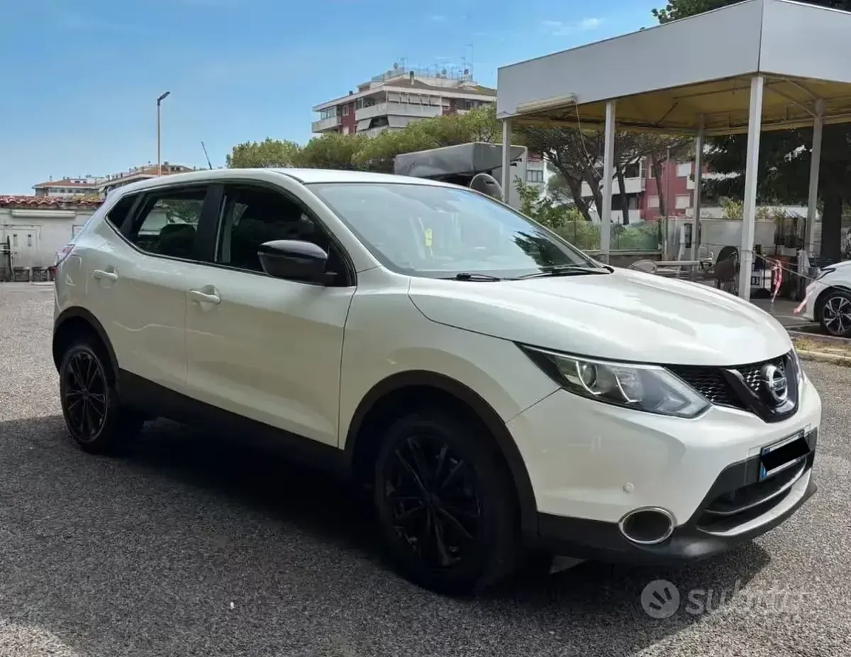 Usata Nissan Qashqai Acenta 116 CV (85 kW) 2015 Bianco SUV