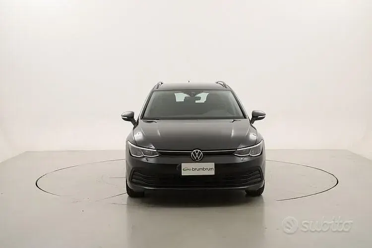 Usata VW Golf VIII Life 116 CV (85 kW) 2023 Grigio Station wagon