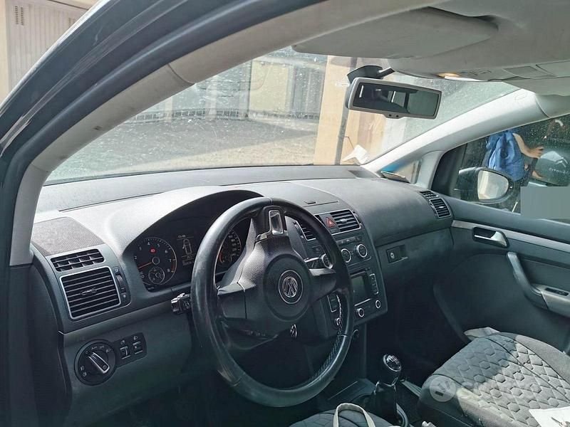 Usata VW Touran Comfortline 150 CV (110 kW) 2012 Nero Monovolume