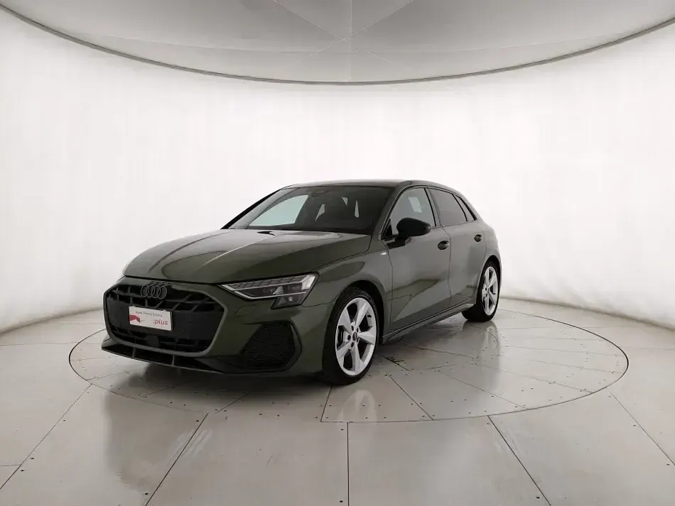 Begagnad Audi A3 S-Line 150 HK (110 kW) 2025 Sedan