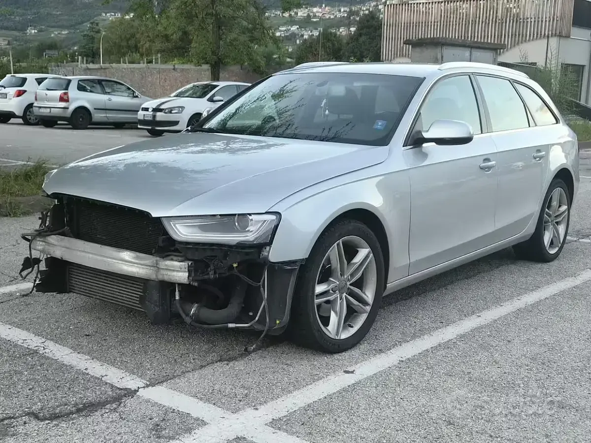 Usata Audi A4 120 CV (88 kW) 2012 Grigio Station wagon