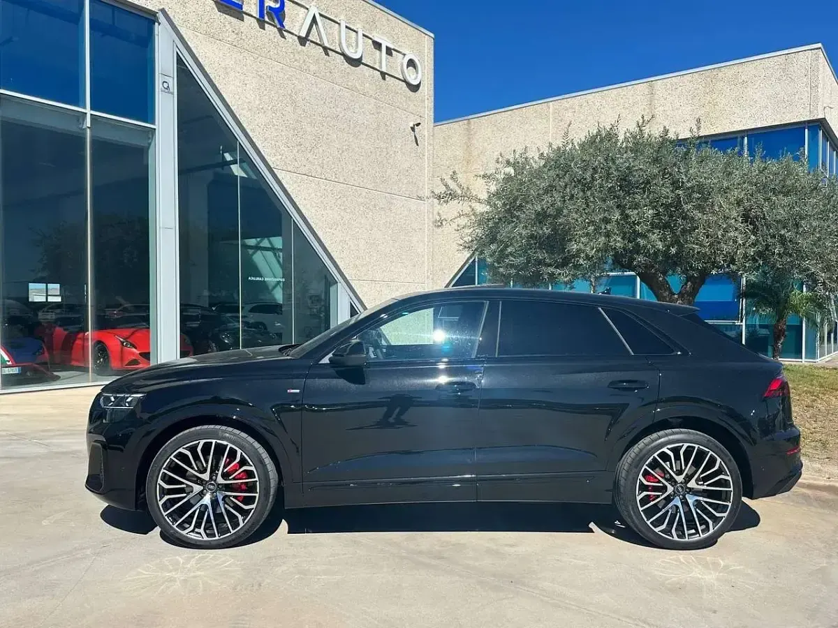 Usata Audi Q8 S-Line 286 CV (210 kW) 2025 Nero SUV
