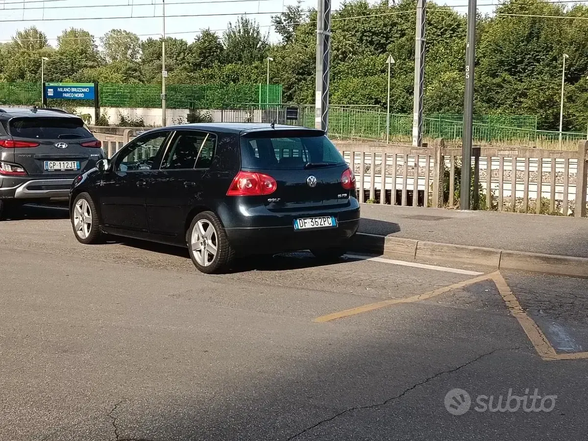 Usata VW Golf V 115 CV (84 kW) 2007 Blu Berlina