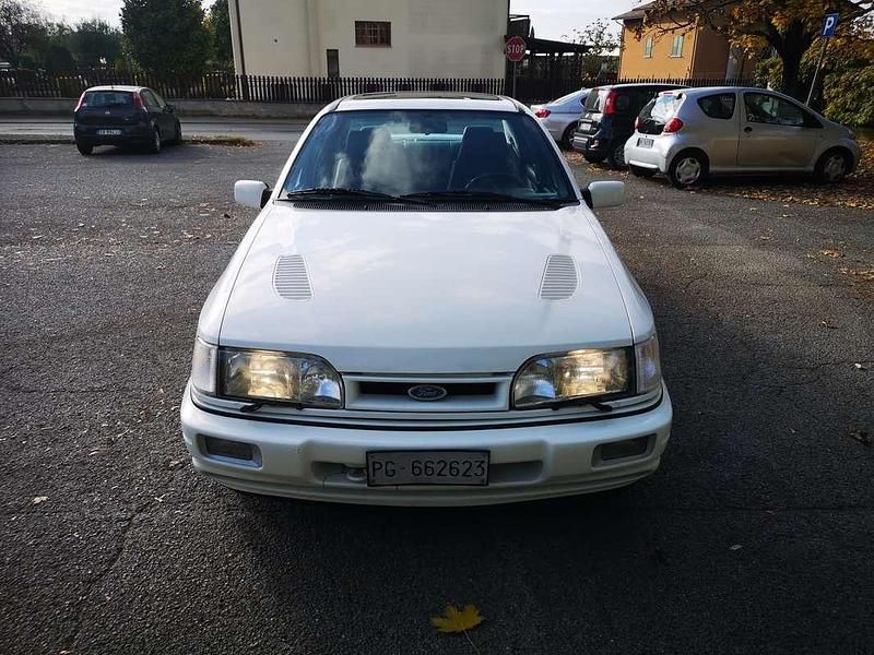Usata Ford Sierra 220 CV (161 kW) 1990 Bianco Berlina