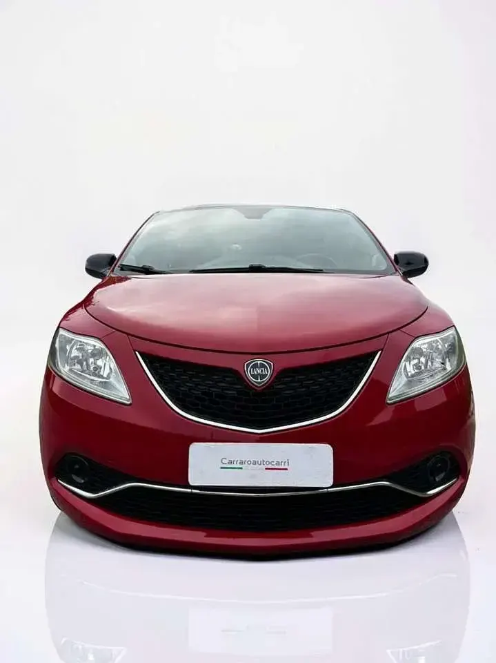 Usata Lancia Ypsilon Gold 95 CV (69 kW) 2016 Rosso Utilitaria
