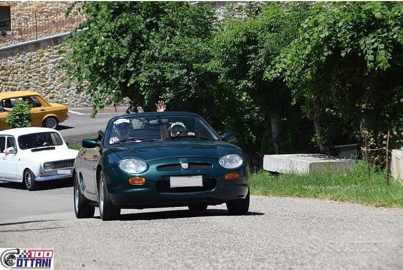Usata MG F 145 CV (106 kW) 1997 Verde Cabrio