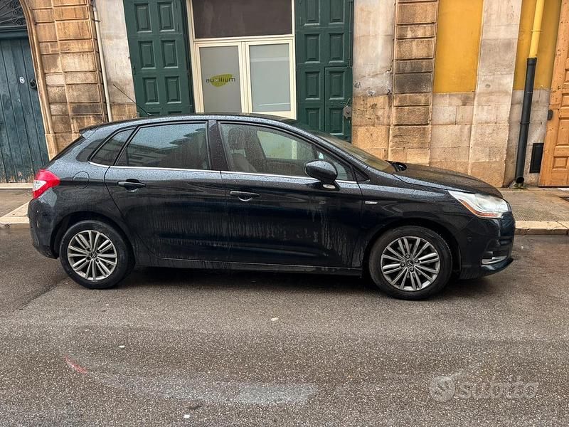 Begagnad Citroën C4 110 HK (80 kW) 2011 Svart Sedan