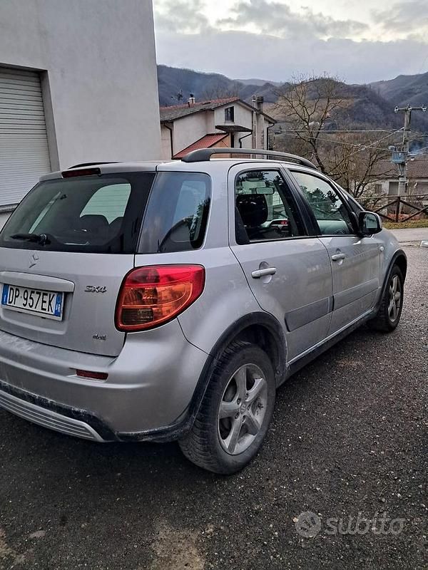 Usata Suzuki SX4 100 CV (73 kW) 2008 Grigio Berlina