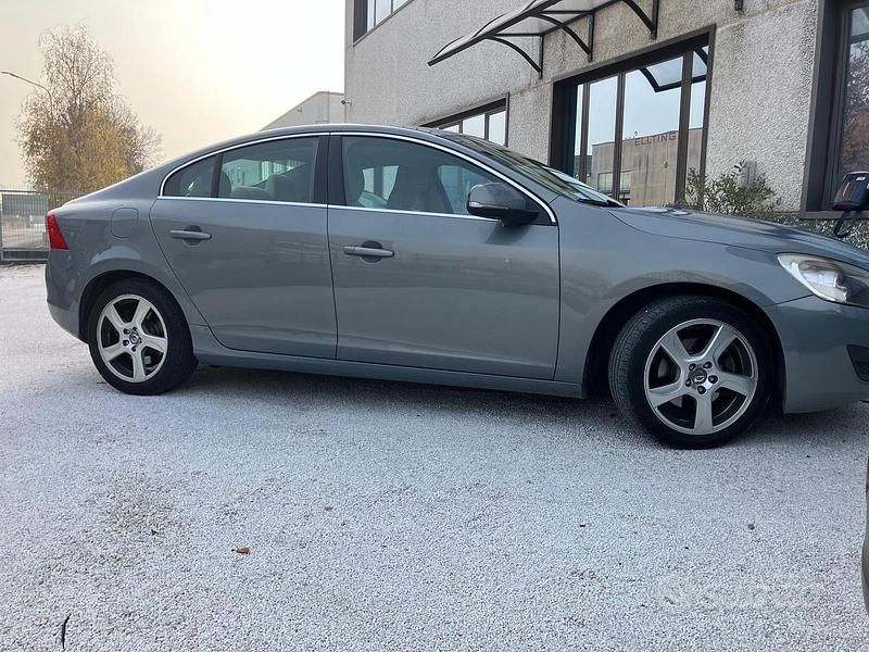 Usata Volvo S60 Momentum 170 CV (125 kW) 2012 Berlina