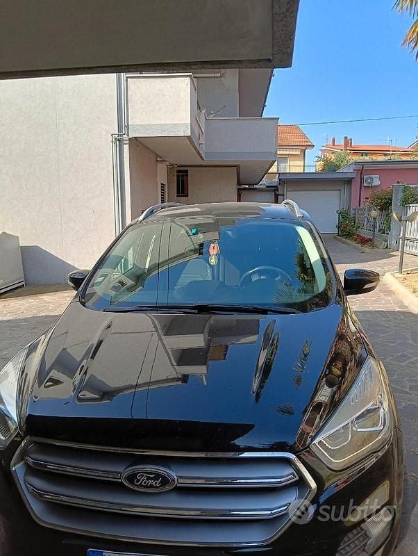 Usata Ford Kuga 2018 Nero SUV