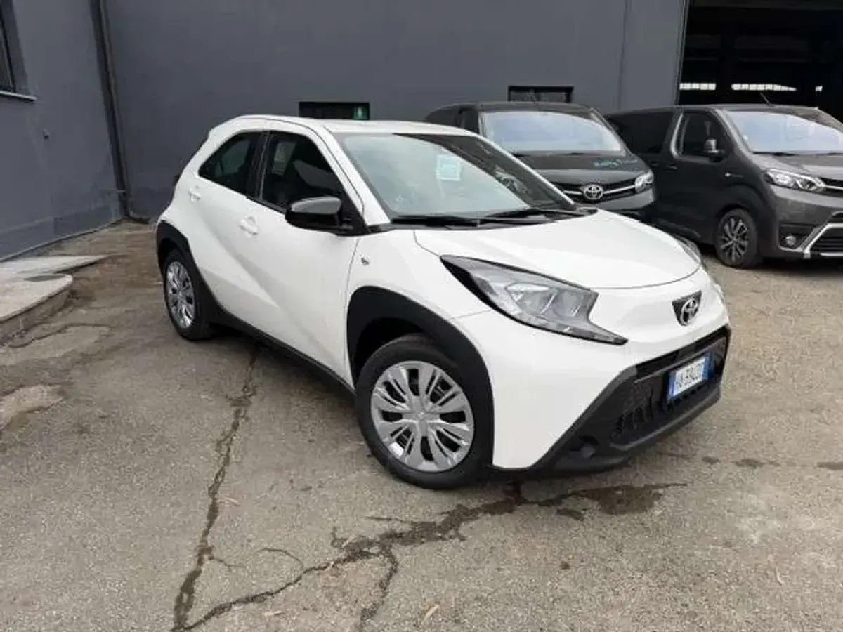 Nuova Toyota Aygo X Active 72 CV (52 kW) 2025 Bianco SUV