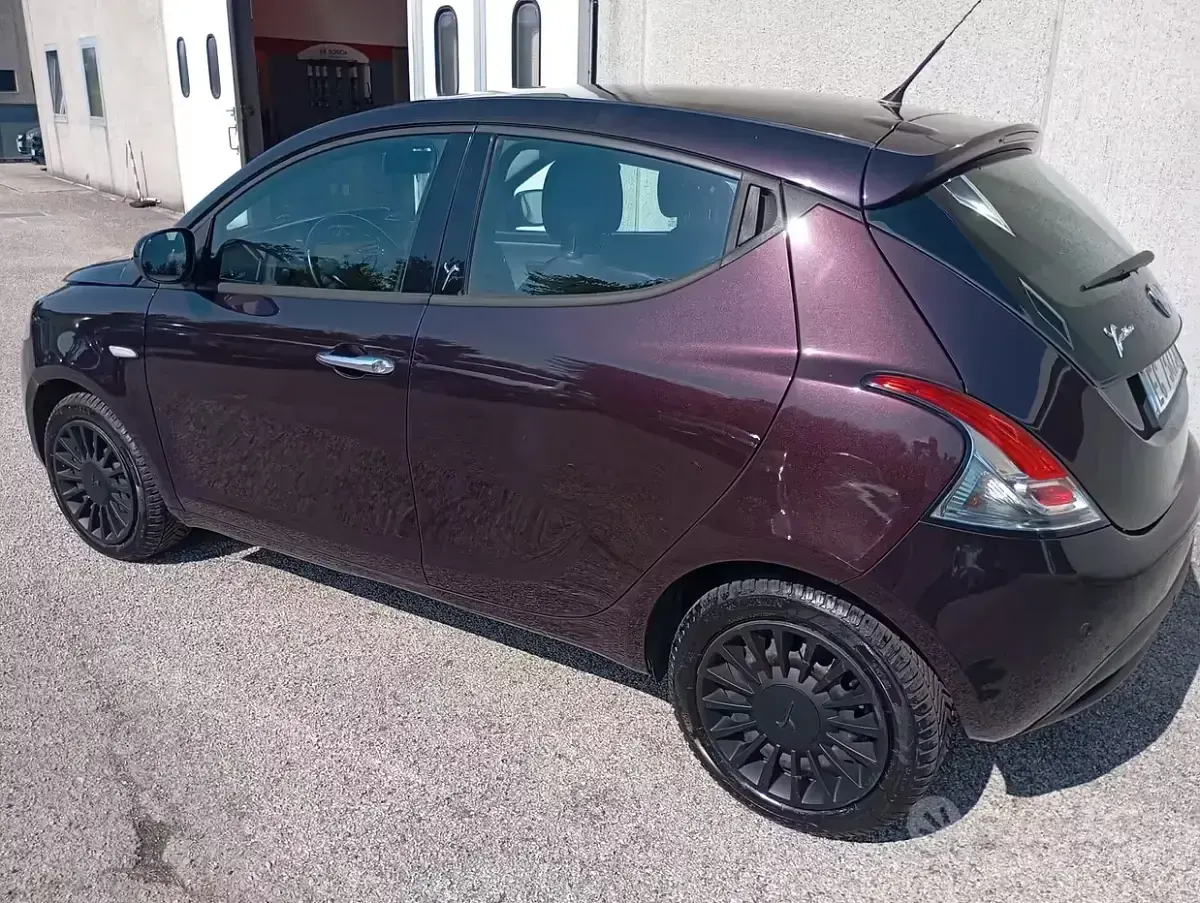 Usata Lancia Ypsilon 69 CV (50 kW) 2011 Marrone Utilitaria