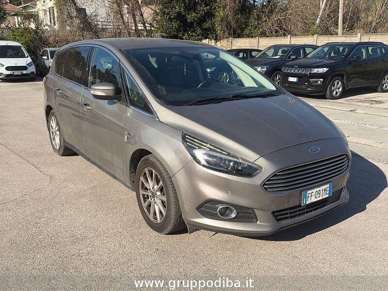 Usata Ford S-MAX Titanium S 149 CV (109 kW) 2016 Grigio Monovolume