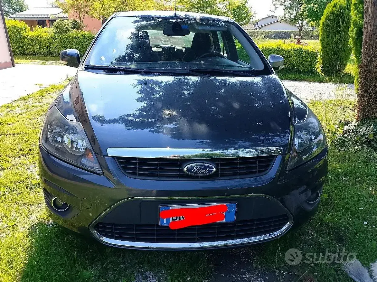 Usata Ford Focus 150 CV (110 kW) 2008 Grigio Berlina